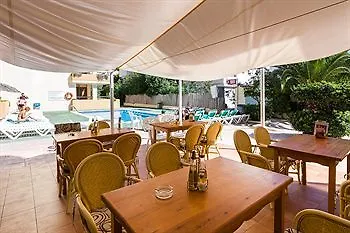 Sant Jordi de ses Salines Arlanza Apartamentos מלון